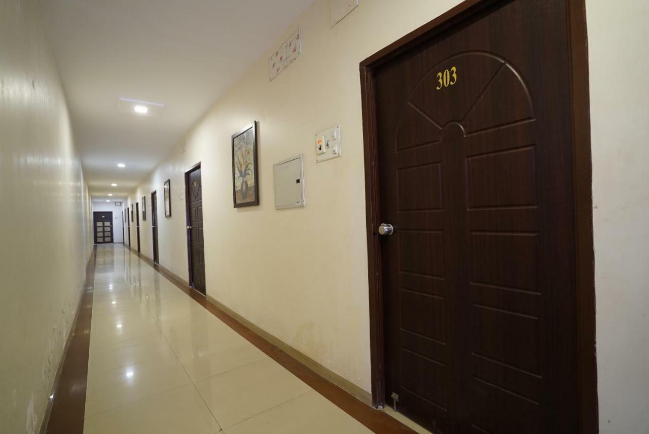 Hotel Royal Ahmedabad Exterior photo