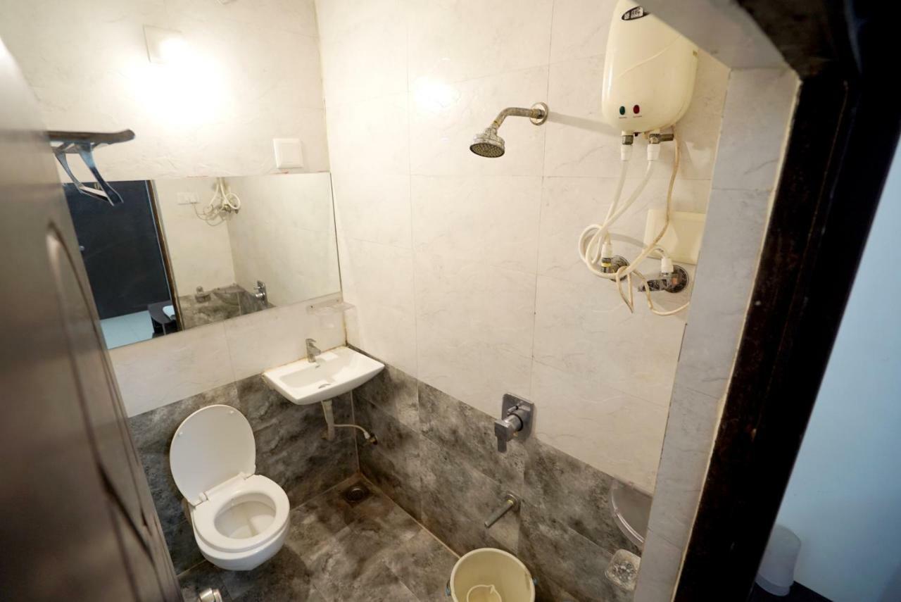 Hotel Royal Ahmedabad Exterior photo